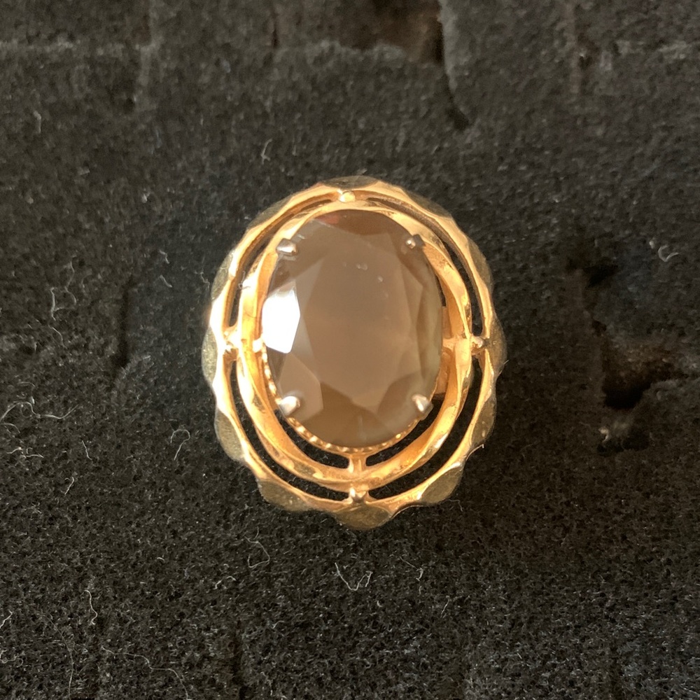 Elegant Gold-Tone Oval Ring